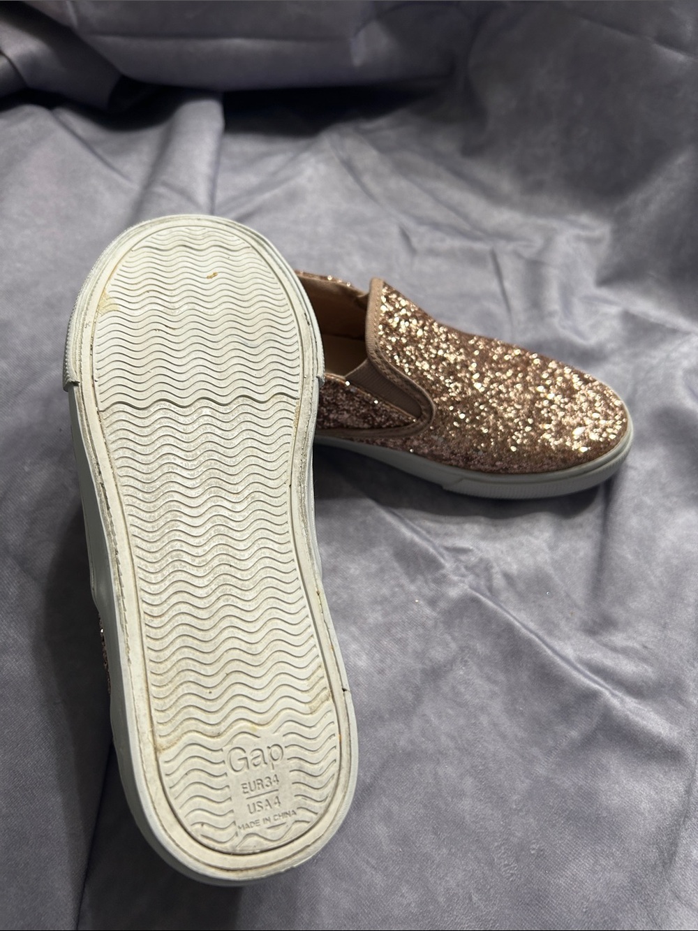 GAP Kids Glitter Slip-On Sneakers in Gold and White Sole - Size 4 - Picture 4 of 4